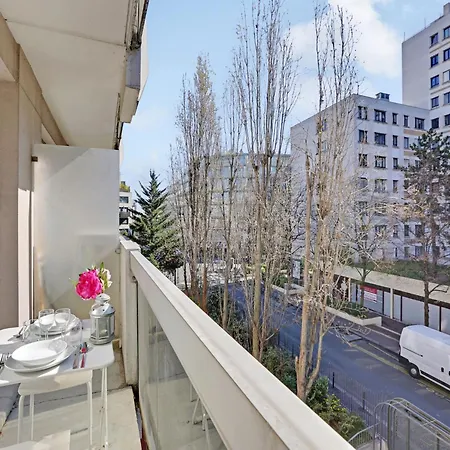 Near Bassin De La - 2p Balcony Parigi